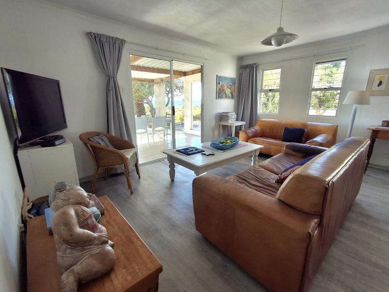 2 Bedroom Property for Sale in Hannasbaai Western Cape